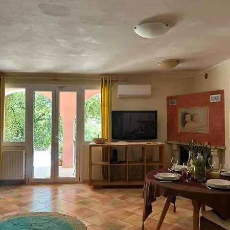 Olga-corfu Kynopiástai