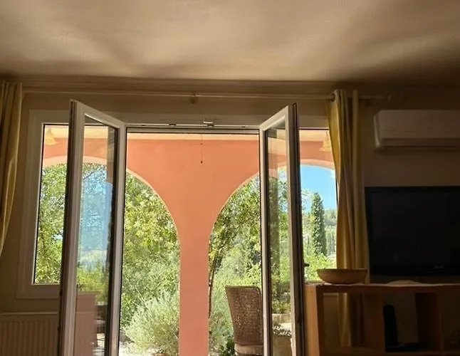 Olga-corfu * Kynopiástai